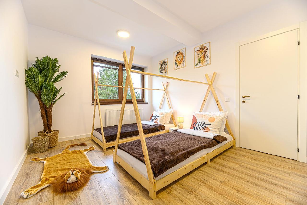 Safari Family Villas Near Park Aventura,Lake,Zoo Брашов Екстериор снимка